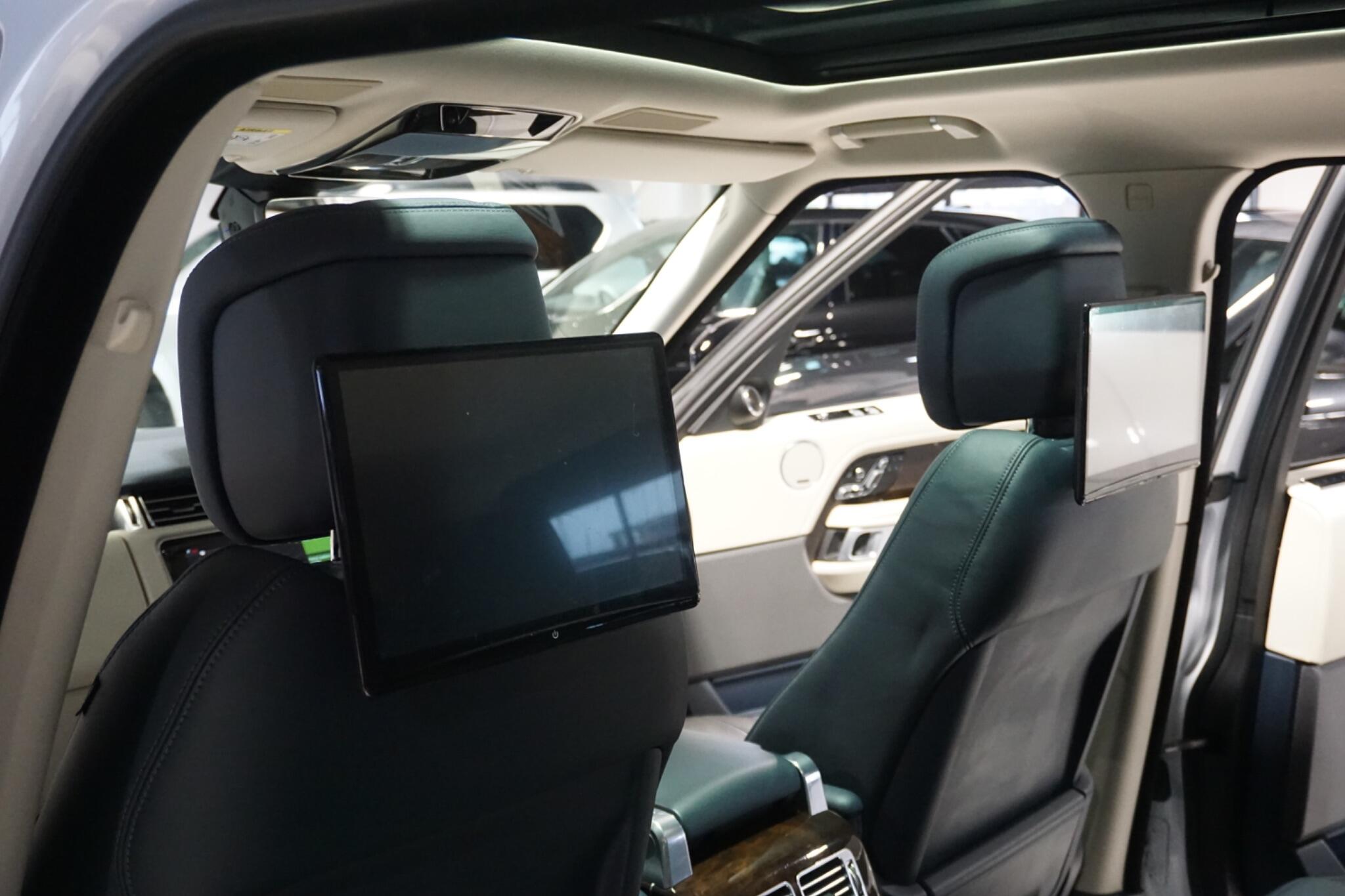 Land Rover Range Rover 2.0 P400e 13.1kWh Vogue SUV 5dr Petrol Plug-in Hybrid Auto 4WD Euro 6 (s/s) (404 ps)